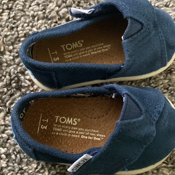 Toms - Picture 4 of 5